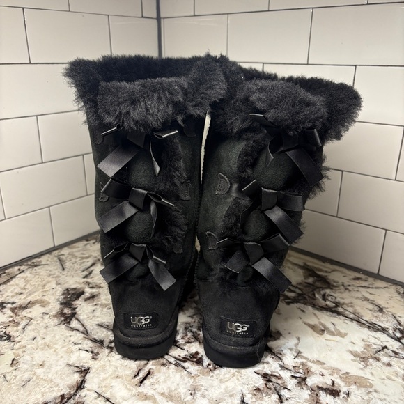 UGG Shoes - UGG Bailey Bow Tall II Boot Size 6